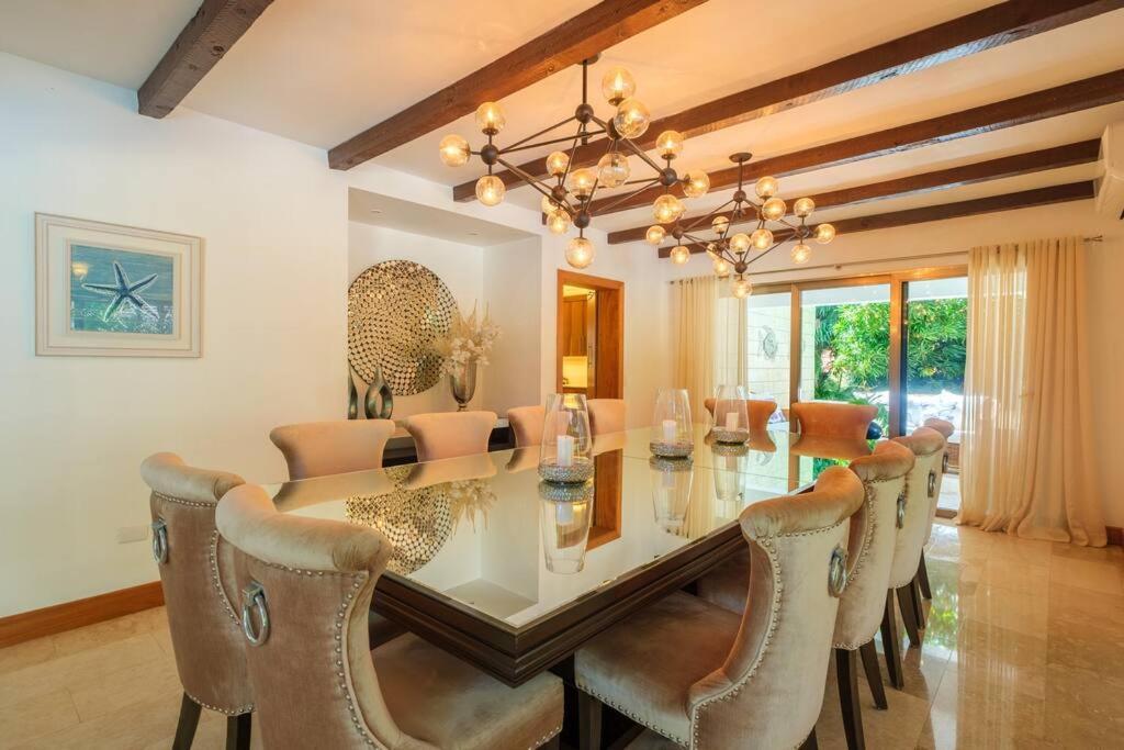 Villa Monarca, 4 Minutes Away From Minitas ラ・ロマーナ エクステリア 写真