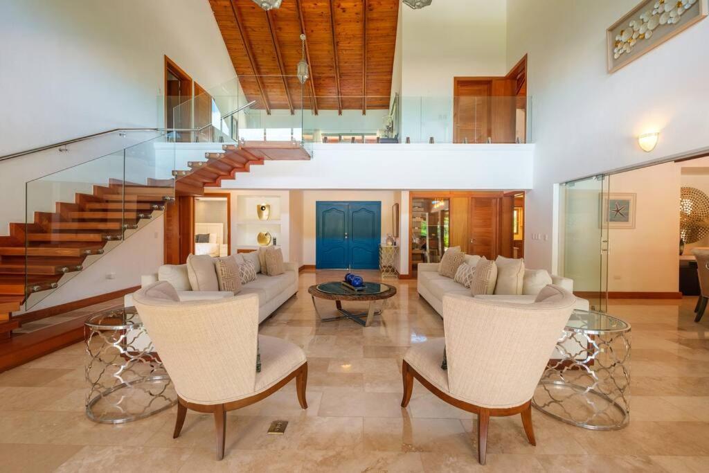 Villa Monarca, 4 Minutes Away From Minitas ラ・ロマーナ エクステリア 写真
