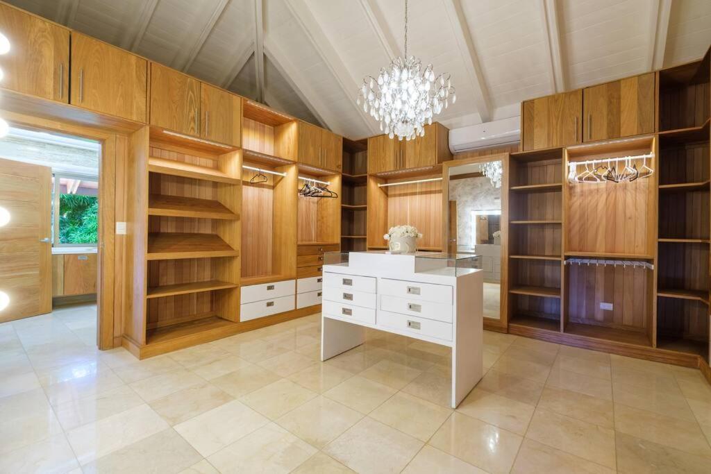 Villa Monarca, 4 Minutes Away From Minitas ラ・ロマーナ エクステリア 写真