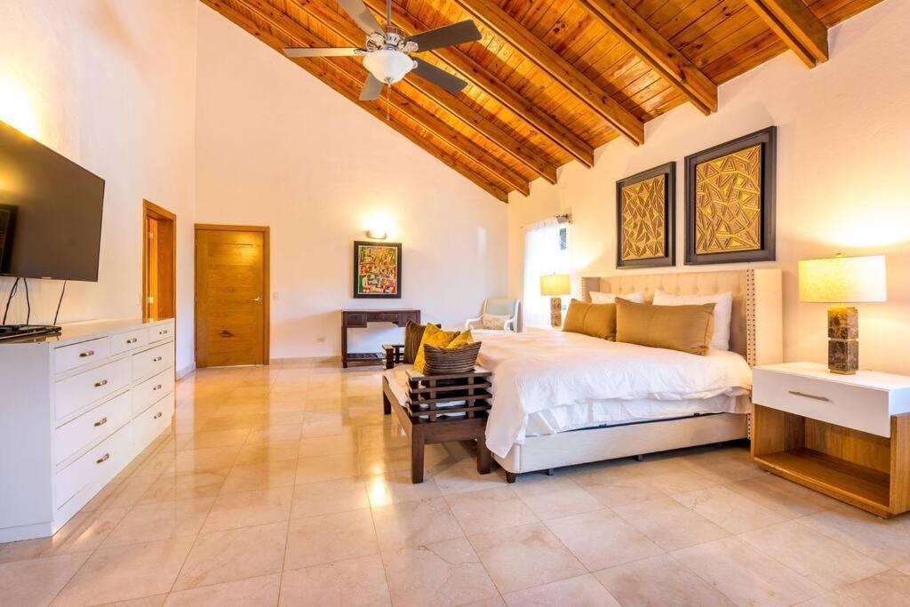 Villa Monarca, 4 Minutes Away From Minitas ラ・ロマーナ エクステリア 写真