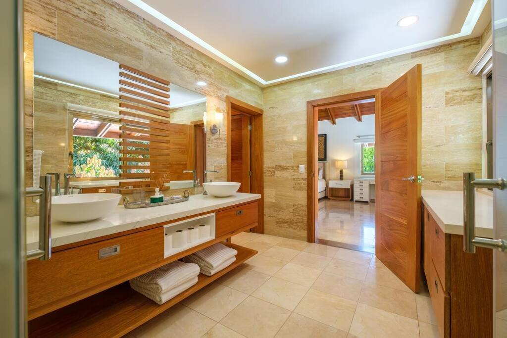 Villa Monarca, 4 Minutes Away From Minitas ラ・ロマーナ エクステリア 写真