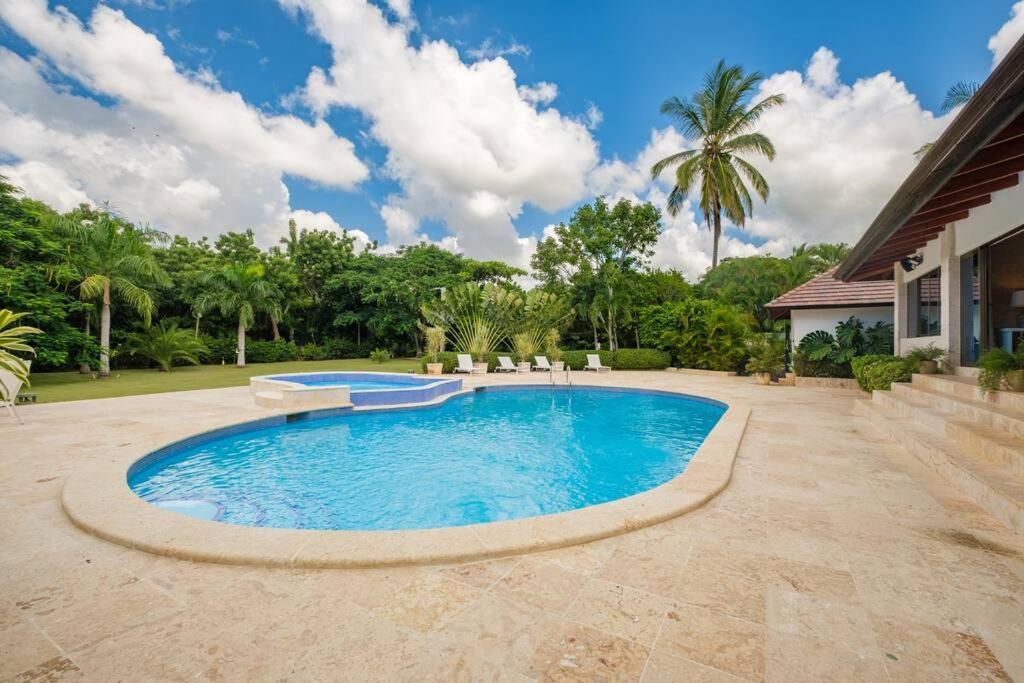 Villa Monarca, 4 Minutes Away From Minitas ラ・ロマーナ エクステリア 写真