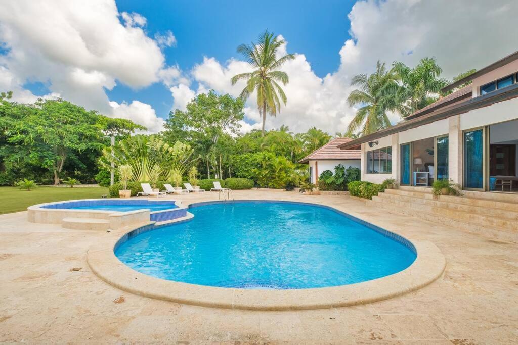 Villa Monarca, 4 Minutes Away From Minitas ラ・ロマーナ エクステリア 写真