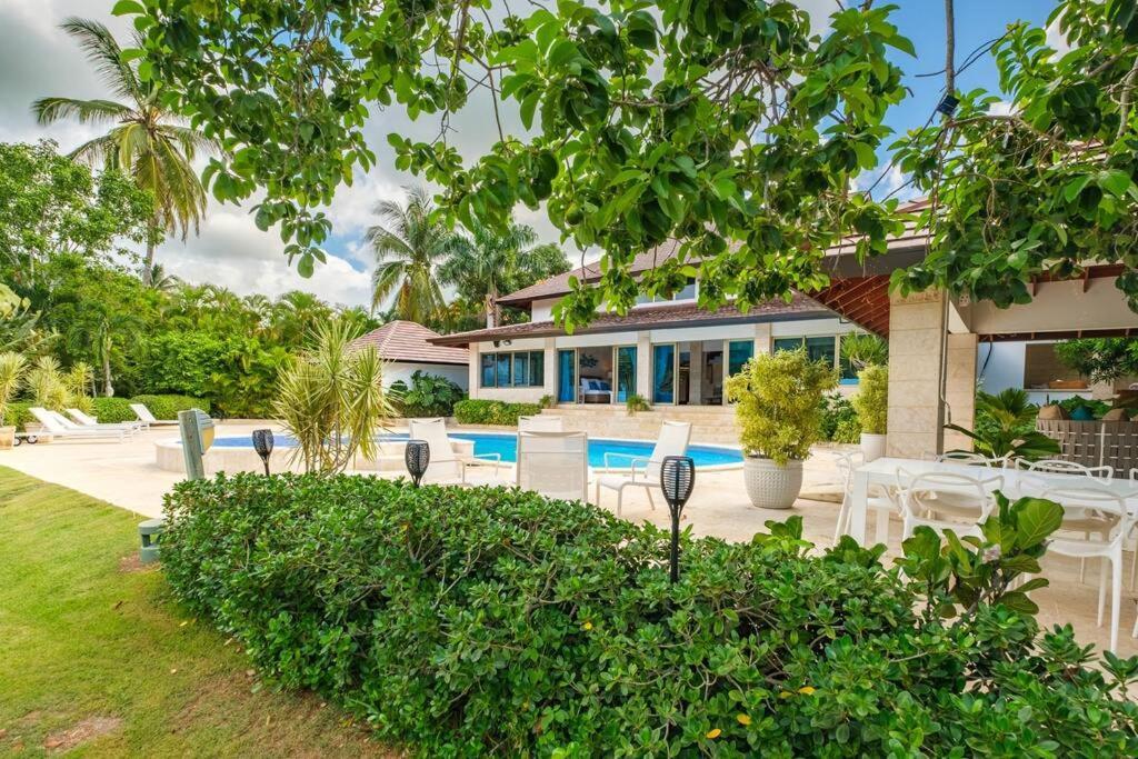 Villa Monarca, 4 Minutes Away From Minitas ラ・ロマーナ エクステリア 写真