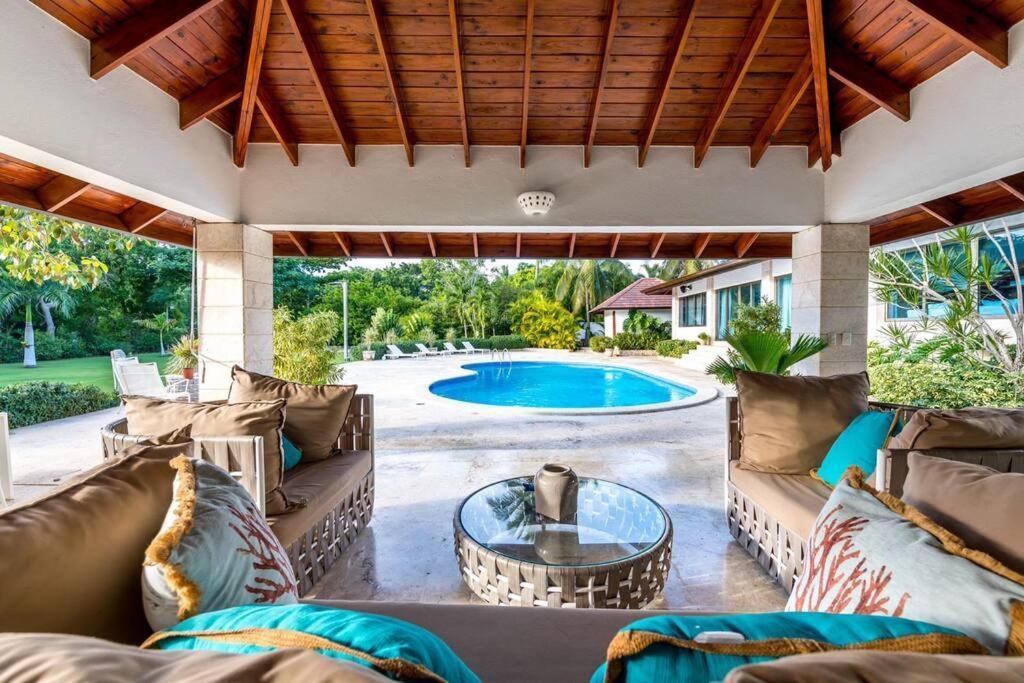 Villa Monarca, 4 Minutes Away From Minitas ラ・ロマーナ エクステリア 写真