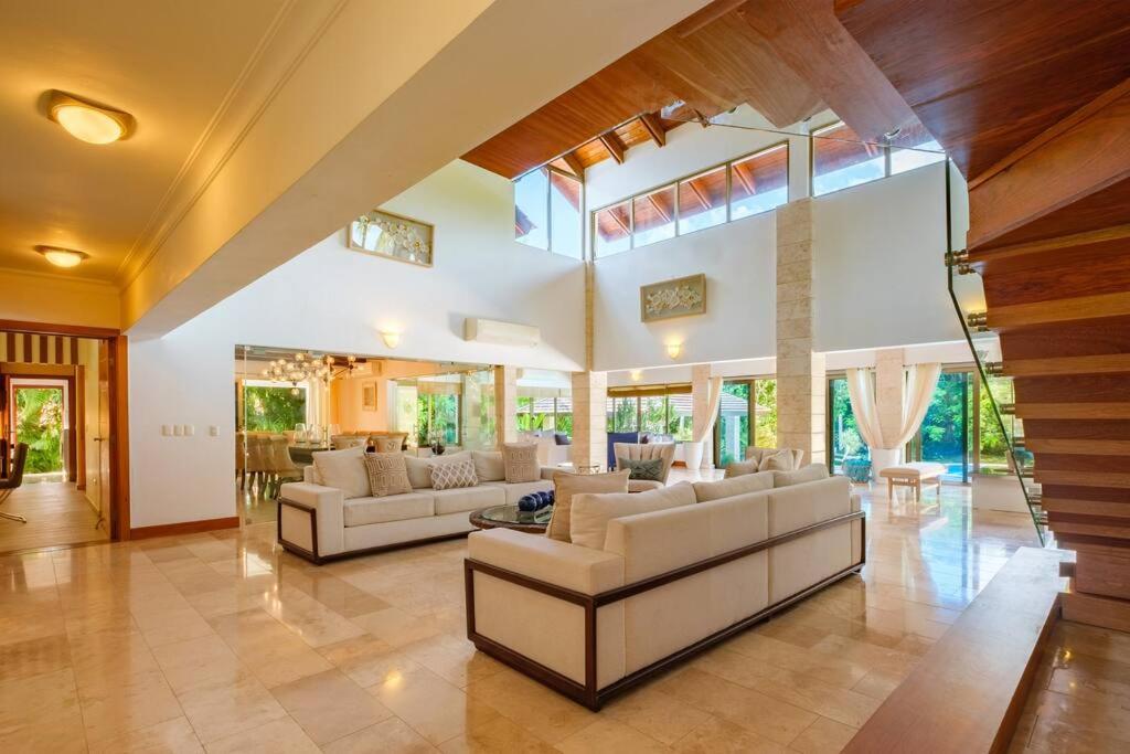 Villa Monarca, 4 Minutes Away From Minitas ラ・ロマーナ エクステリア 写真