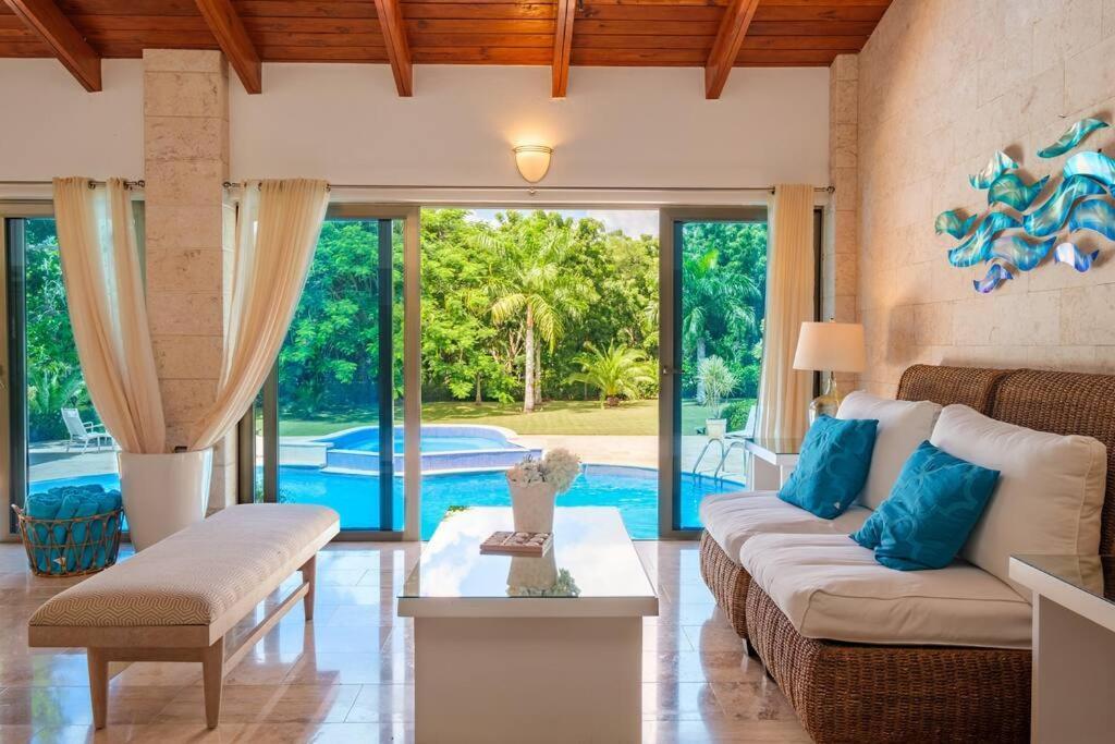 Villa Monarca, 4 Minutes Away From Minitas ラ・ロマーナ エクステリア 写真